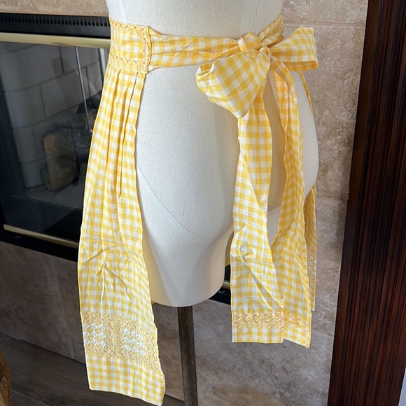 Vintage Yellow Gingham
Handmade Tie Waist Apron - Picture 5 of 8